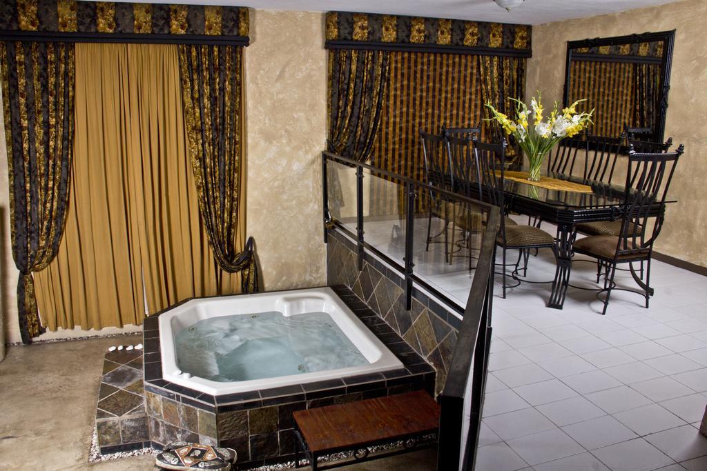 Fa'Trez Guest House & Spa Pretoria-Noord エクステリア 写真
