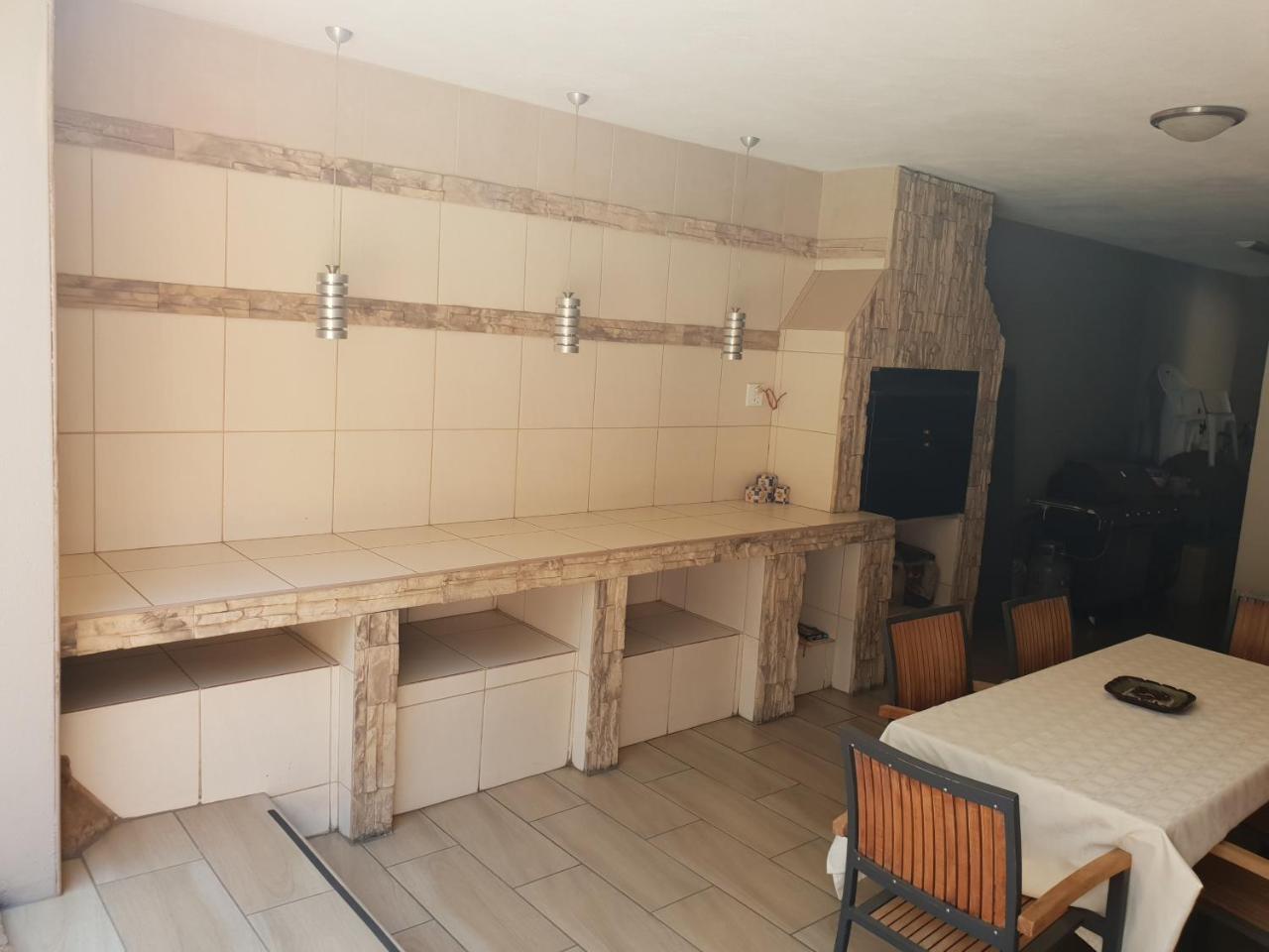 Fa'Trez Guest House & Spa Pretoria-Noord エクステリア 写真